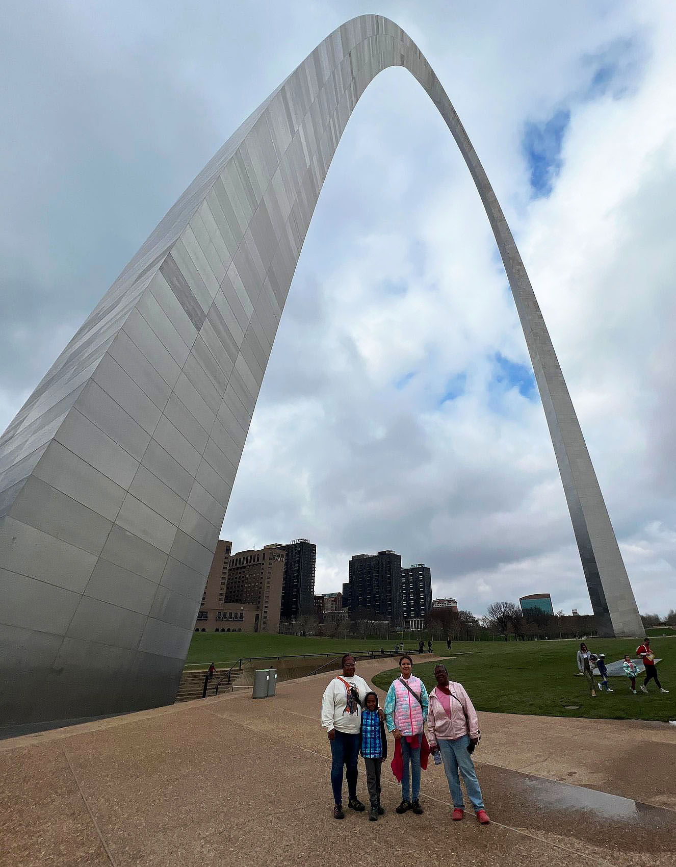 st louis arch family 4.jpg